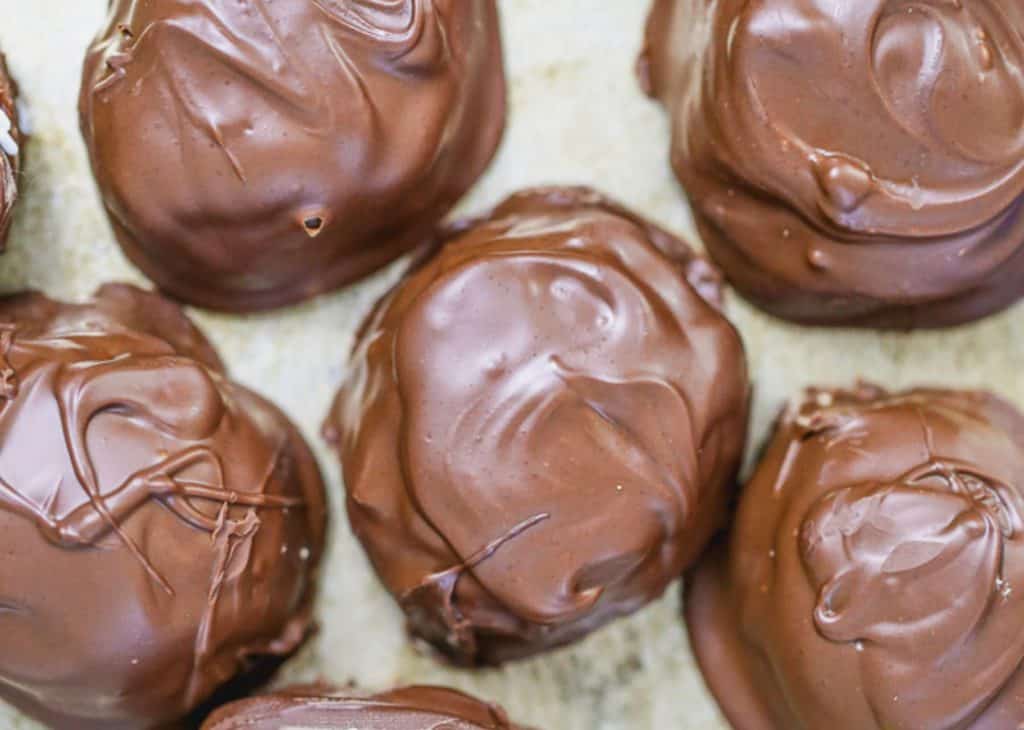 Vegan Easter Chocolate Peanut Butter Eggs
