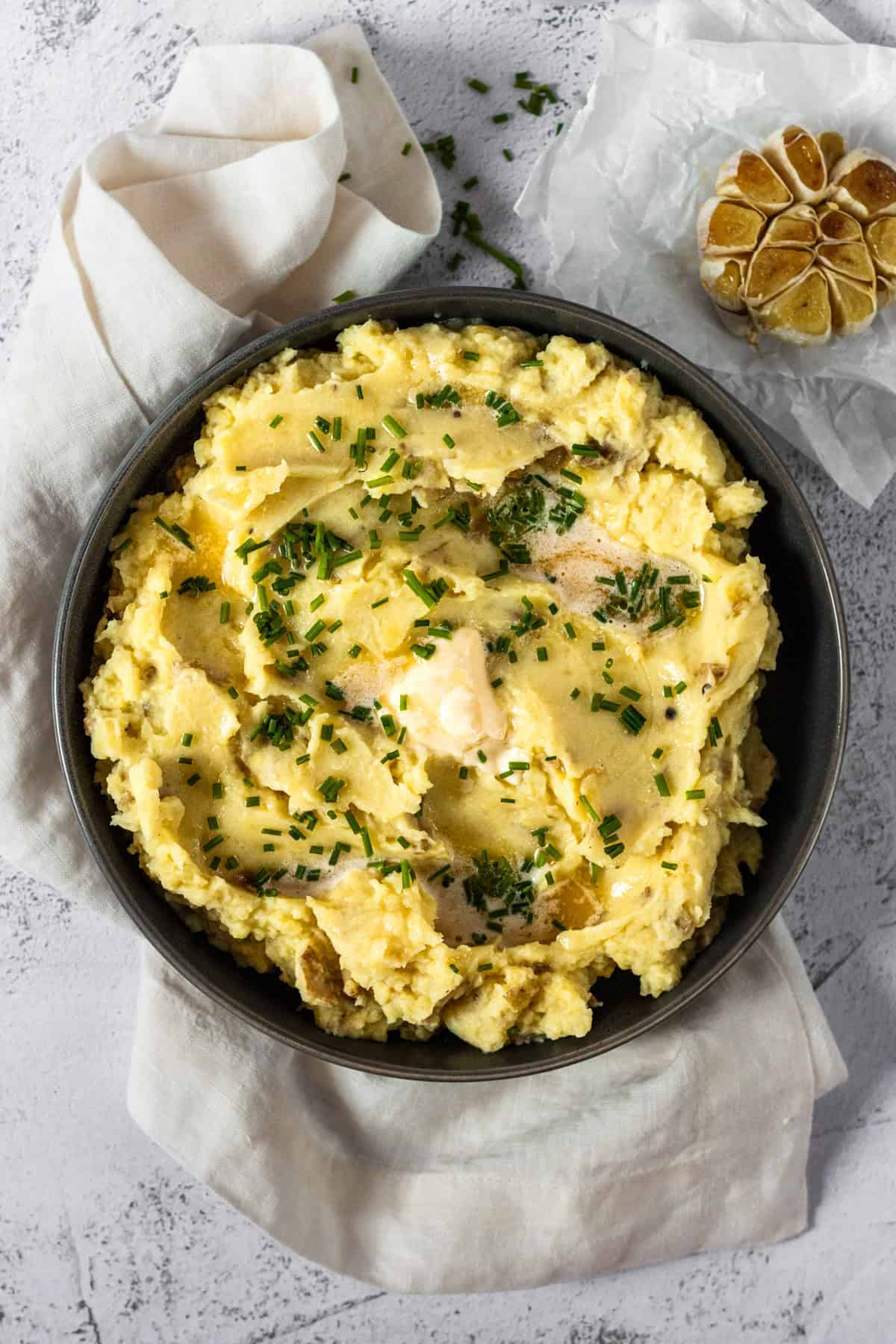 mashed & garlic spuds