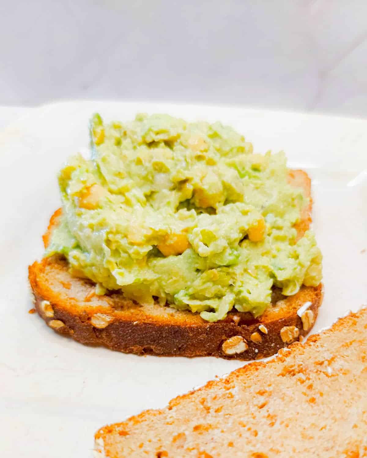Chickpea avocado salad sandwich
