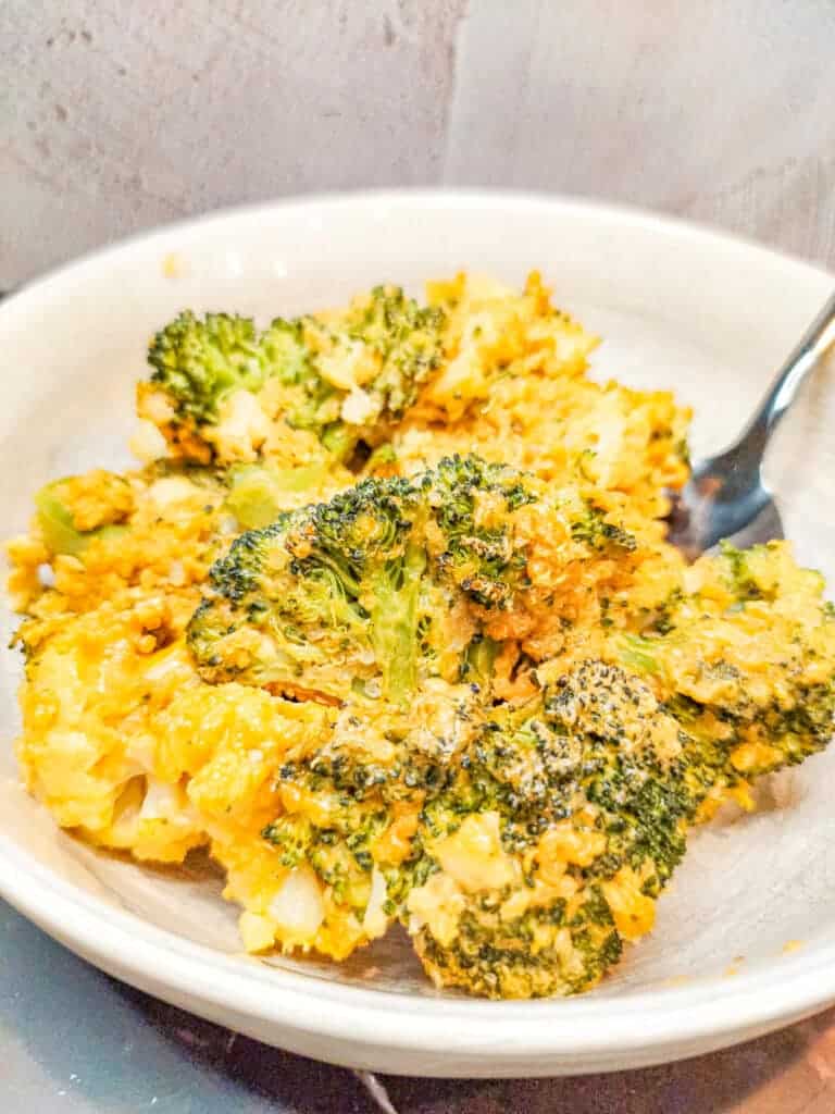 Broccoli and Cauliflower Quinoa Casserole High‑protein plant‑based meals with tofu, tempeh, lentils, and beans. Satisfying vegan recipes for lasting energy and fullness.