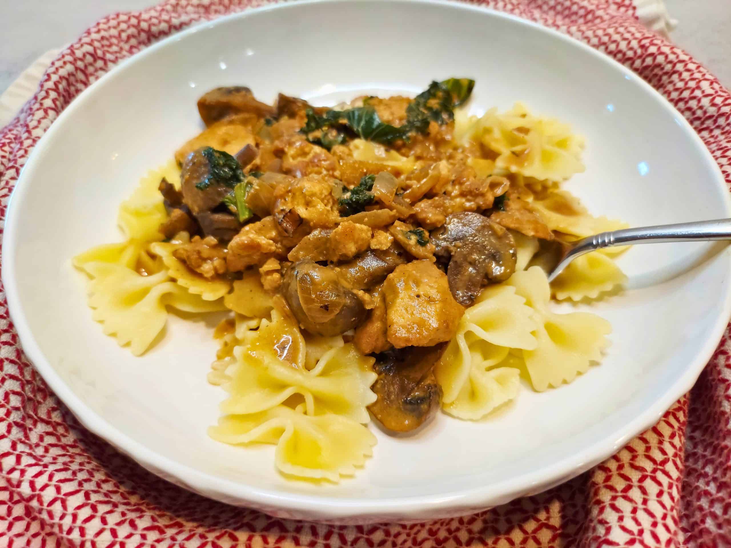 Vegan Stroganoff with Roasted Mushrooms and Tofu High‑protein plant‑based meals with tofu, tempeh, lentils, and beans. Satisfying vegan recipes for lasting energy and fullness.