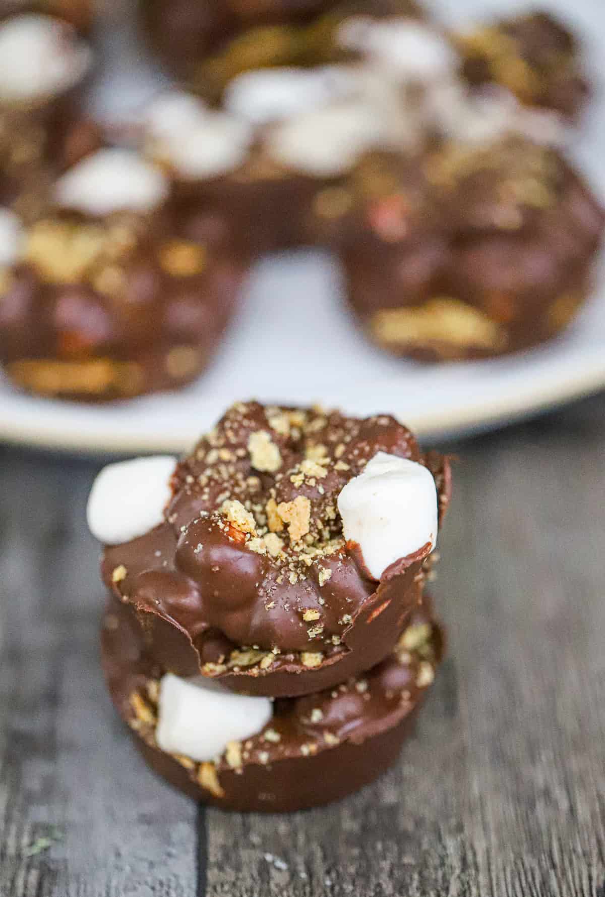 Ingredients for vegan sโmores candy