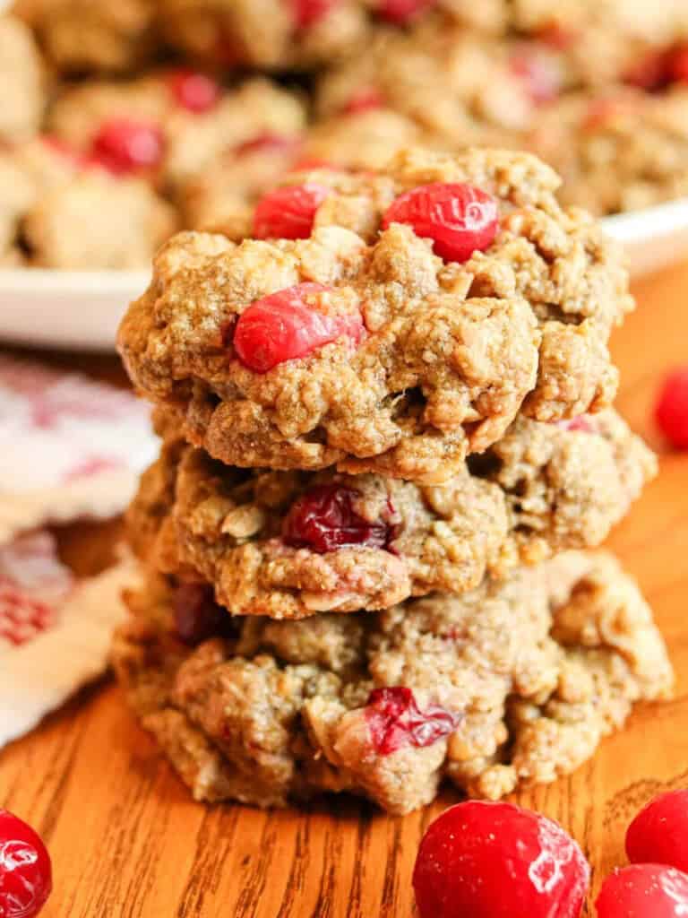 35 Irresistibly Delicious Vegan Cookies Perfect for the Holiday Season Christmas exchange & Thanksgiving