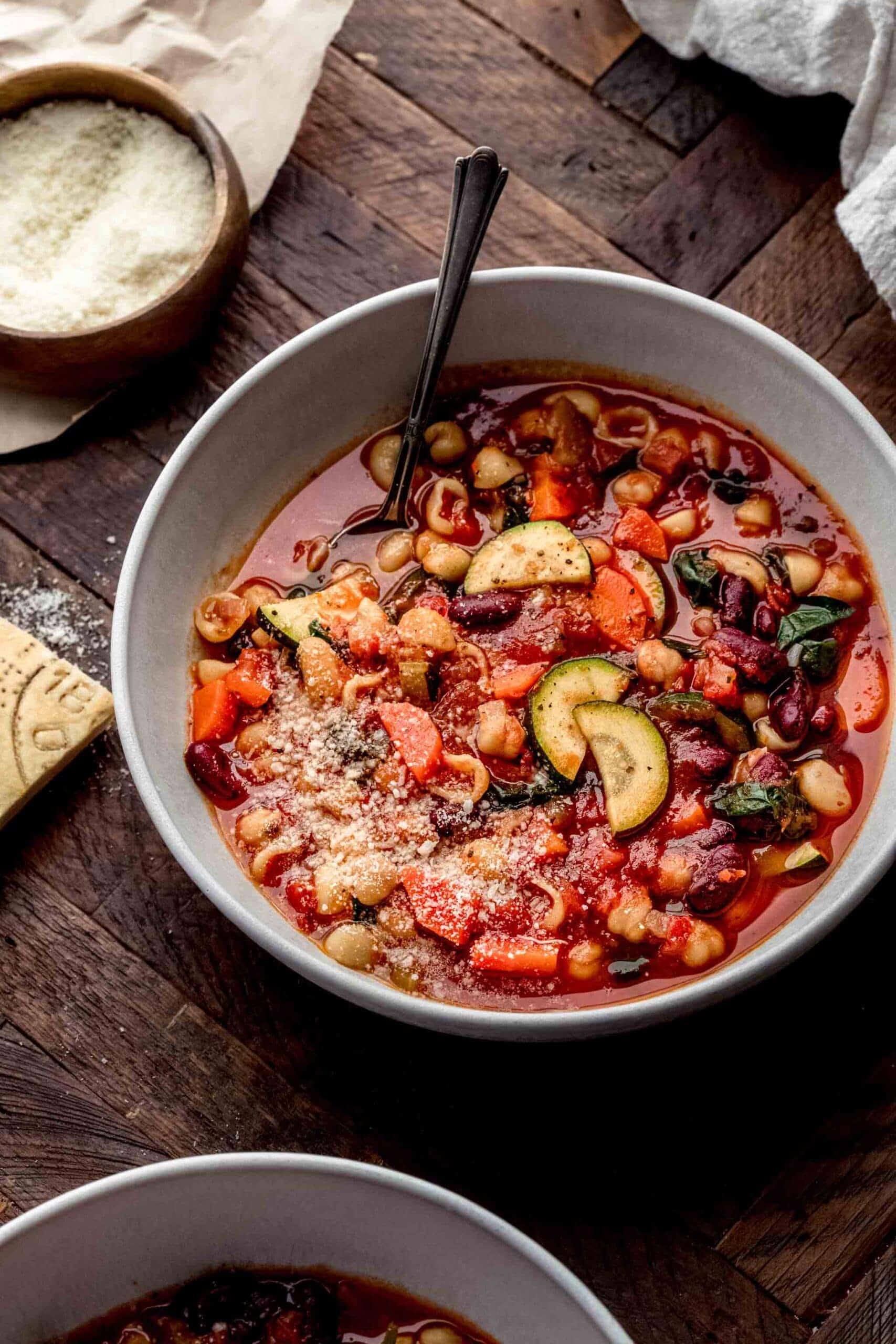 Instant Pot minestrone soup with vegetables and pasta
